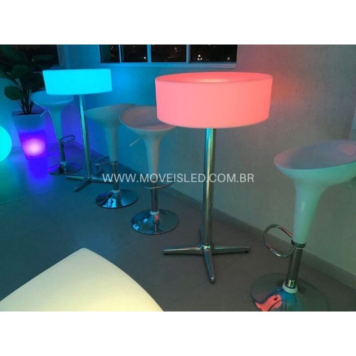 Locação de Mesa Bistrô de LED Pé Alumínio em SP | Móveis Led