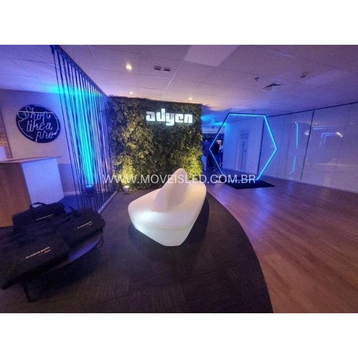 Locação de Banco Ilha de LED em São Paulo | Móveis Led